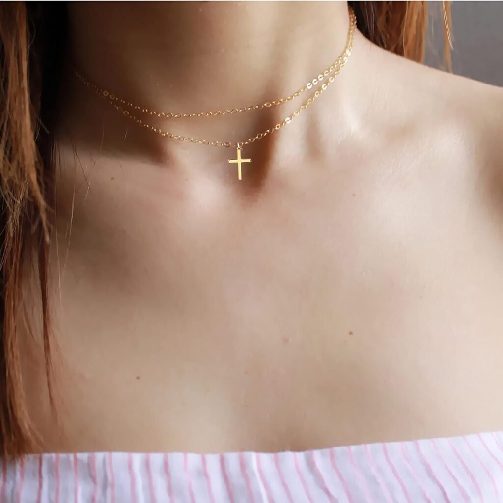 Fwlisesa Cross Necklace for Women, Dainty Gold Necklace 14k Gold Plated Cutel Cross Pendant Necklace for Girls Simple Small Gold Cross Necklaces Aesthetic Gold Jewelry for Women Girls